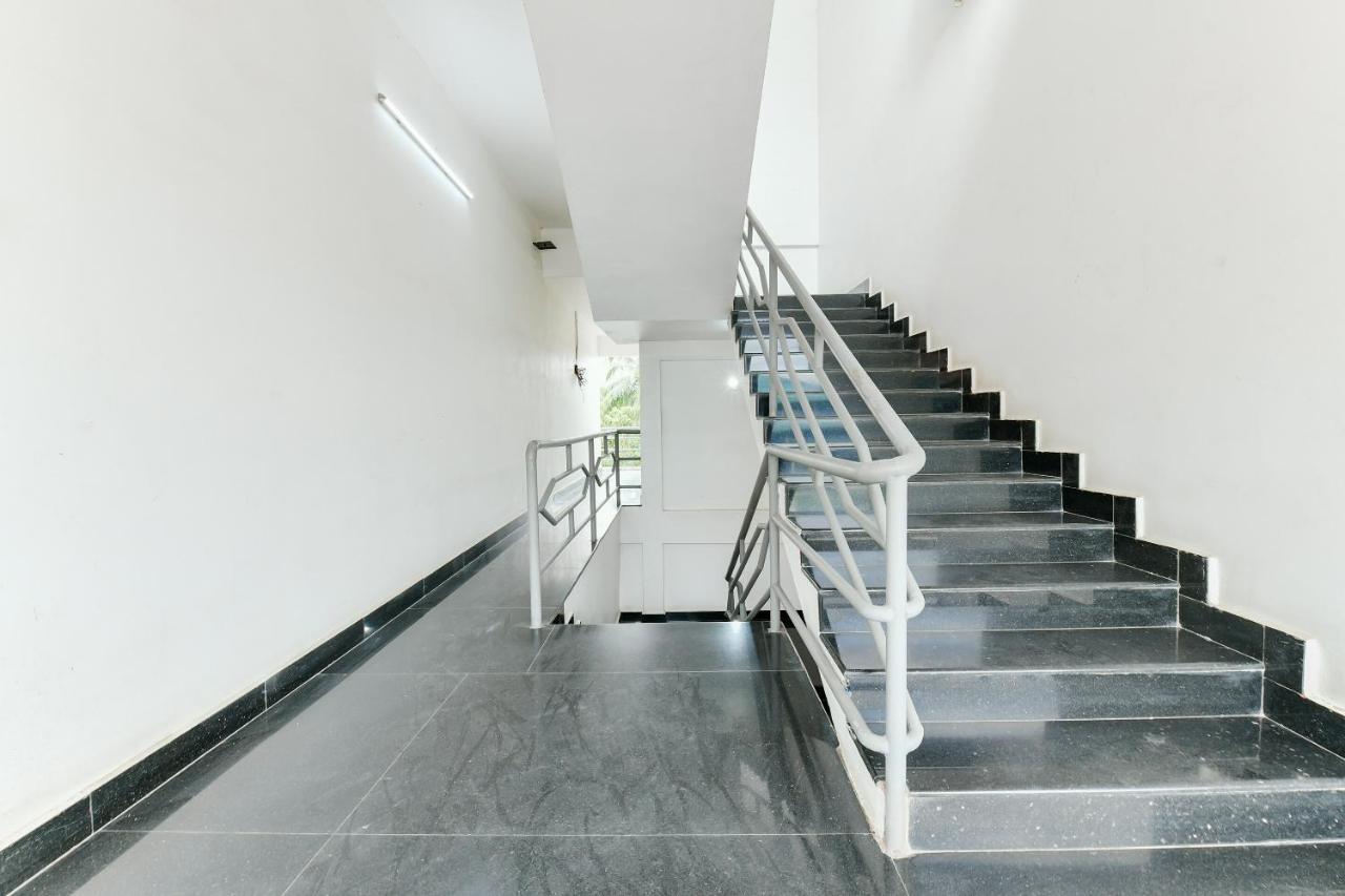 Spot On 39480 Vattekad Tourist Home 卡卡纳德 外观 照片